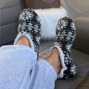 Worn/Used WARM Cozy Black and White Slippers